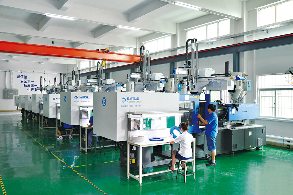 Hydraulic Injection Molding Machine