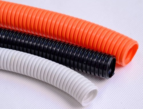 Flame-retardant corrugated pipe
