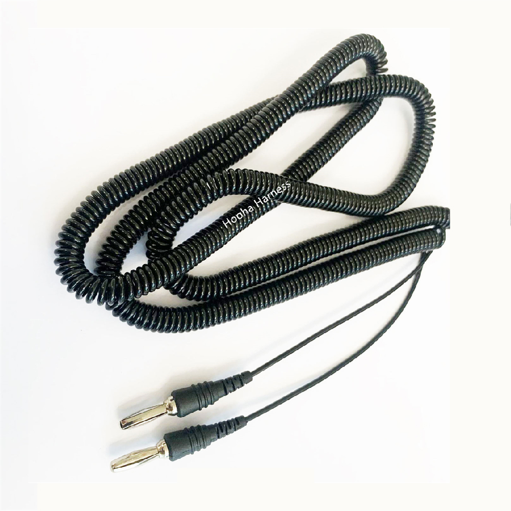 Banana plug coil cable