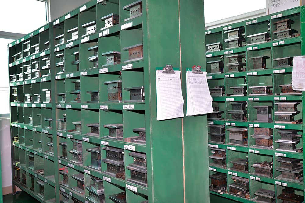 mold tools room